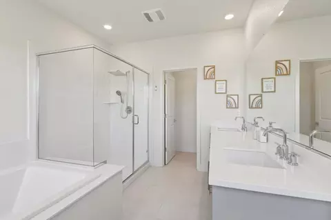Bath - 3946 Needham St, Tracy, CA 95377 photo 4 of 7
