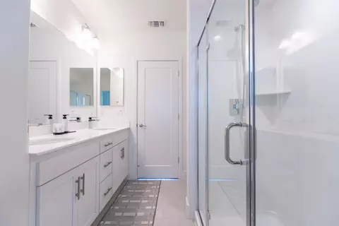 Bath - 37972 Spring Tide Rd, Newark, CA 94560 photo 1 of 4