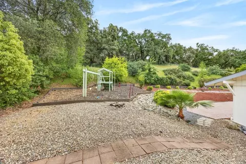 4071 Silver St, Rocklin, CA 95677 photo 2