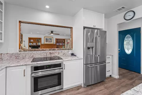 Kitchen - 195 Howell Ave, Red Bluff, CA 96080 photo 6 of 8