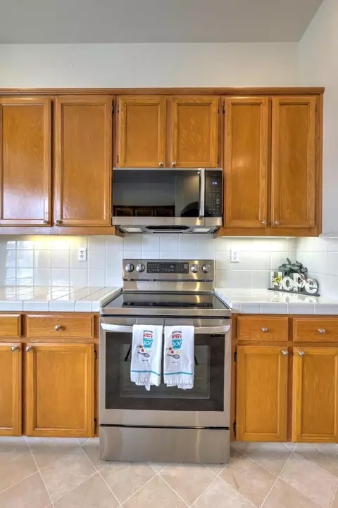 Kitchen - 3501 Red Maple Dr, Modesto, CA 95355 photo 2 of 5