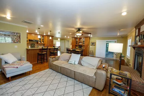 Living - 29209 Orange Ave, Escalon, CA 95320 photo 6 of 7