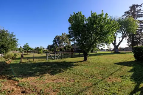 Exterior - 29209 Orange Ave, Escalon, CA 95320 photo 19 of 22