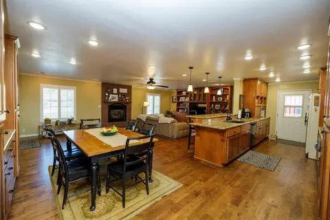 Dining - 29209 Orange Ave, Escalon, CA 95320 photo 1 of 3