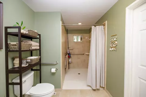 Bath - 29209 Orange Ave, Escalon, CA 95320 photo 4 of 4