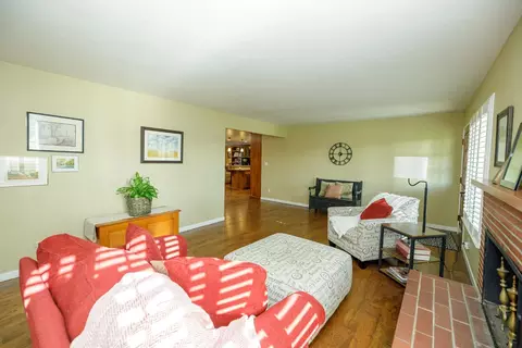 Living - 29209 Orange Ave, Escalon, CA 95320 photo 4 of 7
