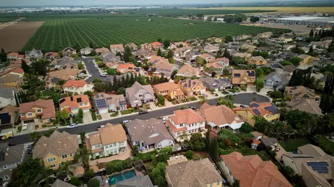 View/Area - 1455 Montauban Ct, Tracy, CA 95304 photo 4 of 7
