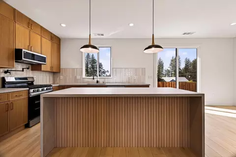 1860 Norwood Dr, Paradise, CA 95969