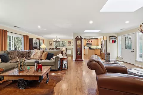 Living - 3000 Pleasant Oak Rd, Placerville, CA 95667 photo 2 of 4