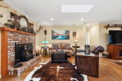 Living - 3000 Pleasant Oak Rd, Placerville, CA 95667 photo 1 of 4