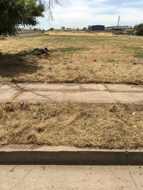 1280 W Hazelton Ave, Stockton, CA 95203