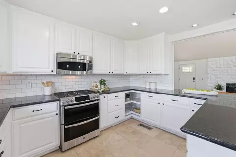 Kitchen - 5726 Butler Rd, Penryn, CA 95663 photo 3 of 4