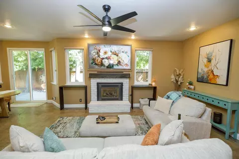 Living - 227 Van Dyken Way, Ripon, CA 95366 photo 1 of 3