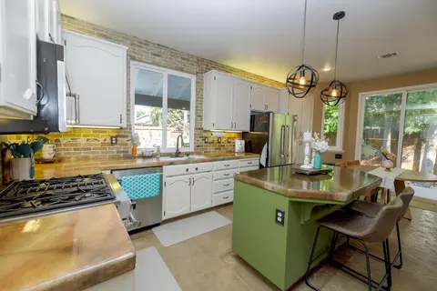 Kitchen - 227 Van Dyken Way, Ripon, CA 95366 photo 3 of 8