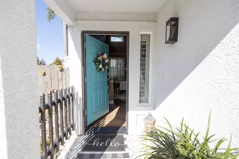 Entry Way - 227 Van Dyken Way, Ripon, CA 95366 photo 1 of 13