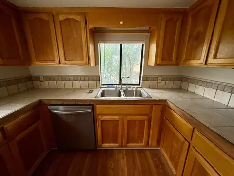 Kitchen - 364 Bargers Ct, San Andreas, CA 95249 photo 2 of 3