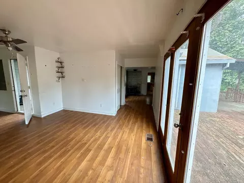 Living - 364 Bargers Ct, San Andreas, CA 95249 photo 2 of 8