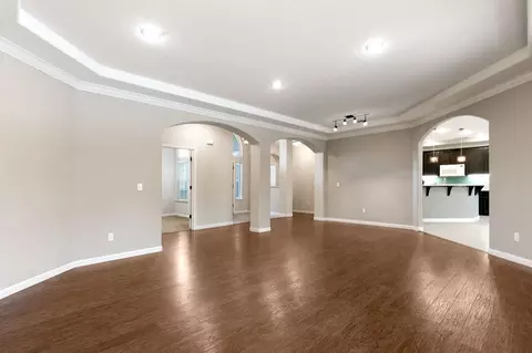 Living - 3604 Hillglen Ave, Modesto, CA 95355 photo 4 of 7