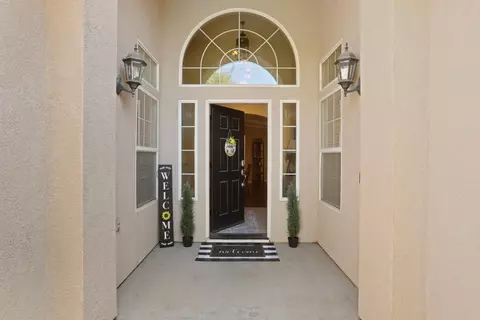 Entry Way - 3604 Hillglen Ave, Modesto, CA 95355 photo 2 of 4