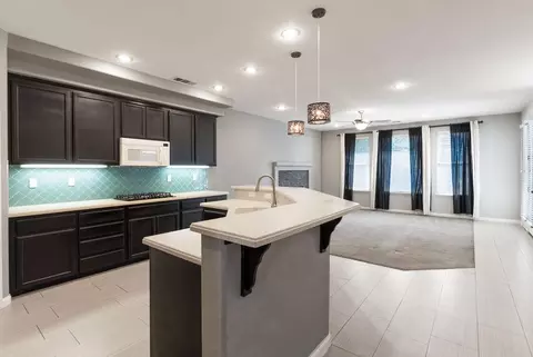 Living - 3604 Hillglen Ave, Modesto, CA 95355 photo 5 of 7