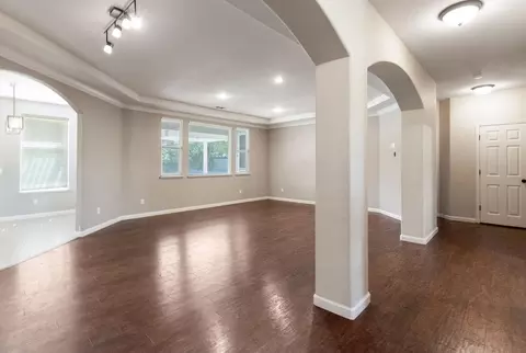 Living - 3604 Hillglen Ave, Modesto, CA 95355 photo 1 of 7