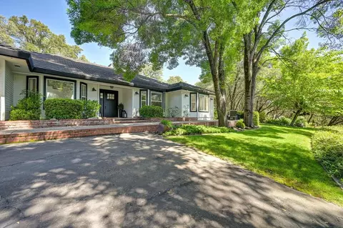 1440 Shadow Rock Dr, Auburn, CA 95602