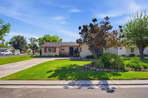 Exterior - 524 Ribier Ave, Modesto, CA 95350 photo 2 of 4