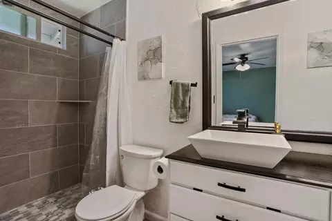 Bath - 42 C St, Galt, CA 95632 photo 3 of 4