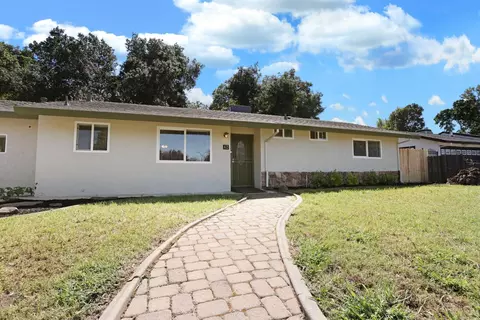 Exterior - 42 C St, Galt, CA 95632 photo 2 of 10