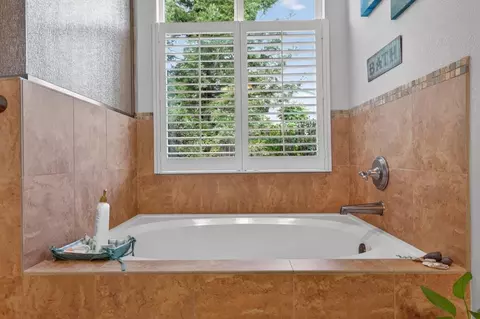 Bath - 1817 Titian Ct, Davis, CA 95618 photo 5 of 9