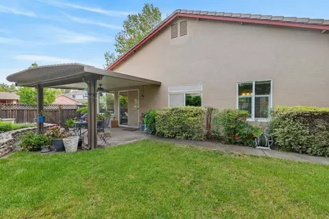 Exterior - 1817 Titian Ct, Davis, CA 95618 photo 5 of 10