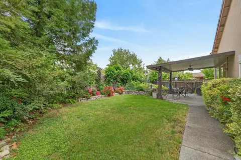 Exterior - 1817 Titian Ct, Davis, CA 95618 photo 8 of 10