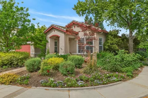 Exterior - 1817 Titian Ct, Davis, CA 95618 photo 2 of 10