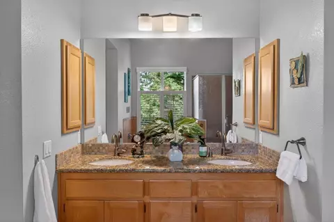 Bath - 1817 Titian Ct, Davis, CA 95618 photo 3 of 9