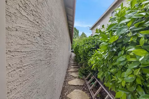 Exterior - 1817 Titian Ct, Davis, CA 95618 photo 7 of 10