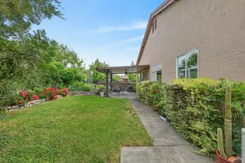 Exterior - 1817 Titian Ct, Davis, CA 95618 photo 6 of 10