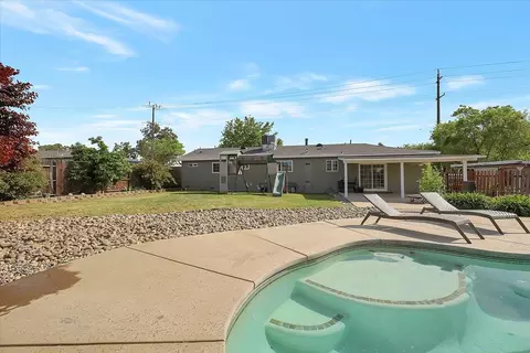 Exterior - 229 W Delano St, Elverta, CA 95626 photo 7 of 11