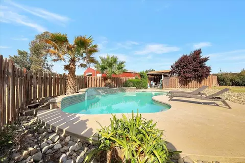 Exterior - 229 W Delano St, Elverta, CA 95626 photo 2 of 11
