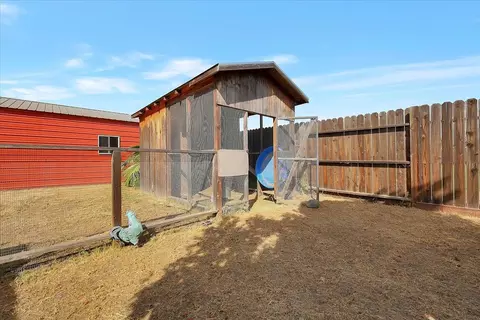 Exterior - 229 W Delano St, Elverta, CA 95626 photo 10 of 11