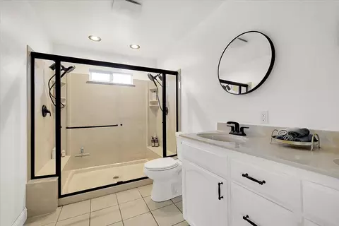 Bath - 229 W Delano St, Elverta, CA 95626 photo 3 of 3