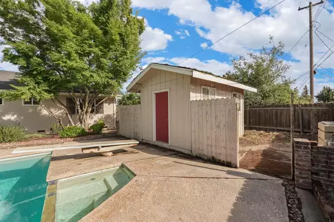 Exterior - 1150 Junewood Ct, Lodi, CA 95242 photo 8 of 12