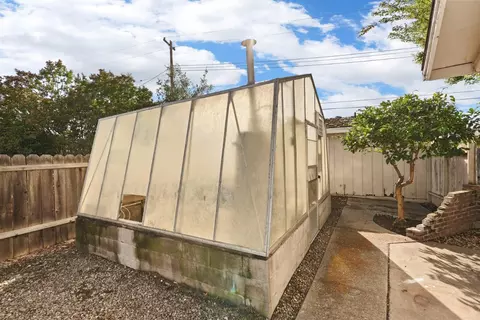 Exterior - 1150 Junewood Ct, Lodi, CA 95242 photo 10 of 12