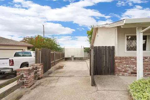 Exterior - 1150 Junewood Ct, Lodi, CA 95242 photo 5 of 12