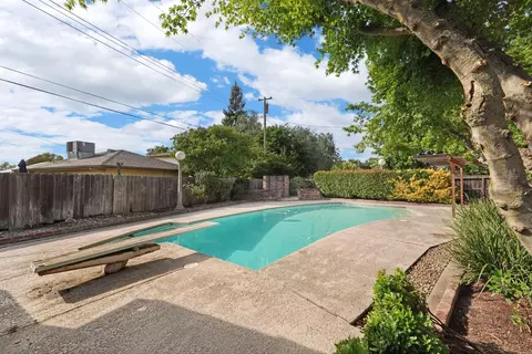 Exterior - 1150 Junewood Ct, Lodi, CA 95242 photo 9 of 12