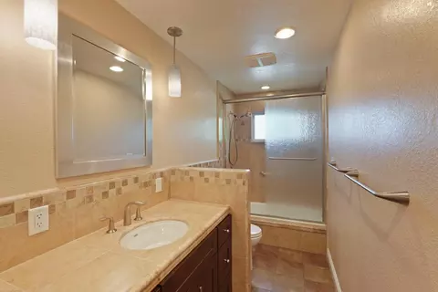 Bath - 1150 Junewood Ct, Lodi, CA 95242 photo 1 of 3