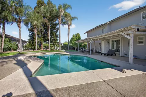Exterior - 19195 Dahlin Rd, Escalon, CA 95320 photo 4 of 5