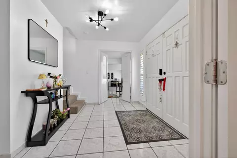 Entry Way - 19195 Dahlin Rd, Escalon, CA 95320 photo 1 of 3