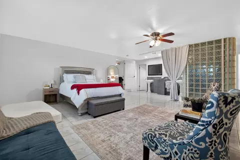 Bedroom - 19195 Dahlin Rd, Escalon, CA 95320 photo 1 of 6