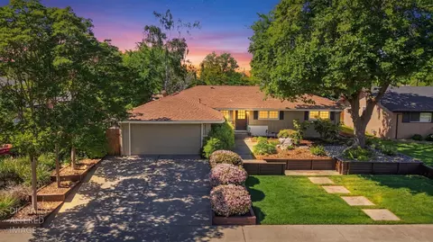 7511 Oakcreek Dr, Stockton, CA 95207