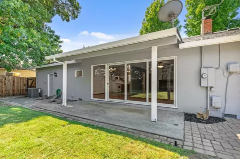 Exterior - 1437 W Elm St, Lodi, CA 95242 photo 3 of 3